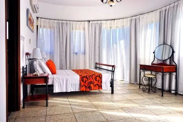 Villa, 5 Yatak Odası, Sigara İçilebilir, Şömine