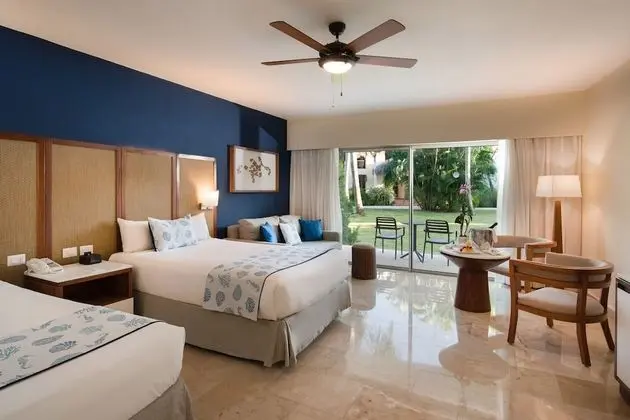 Junior Suite Premium Tropical View (2 Adults+1 Child)
