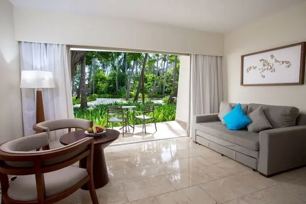 Junior Suite Premium Tropical View (2 Adults)