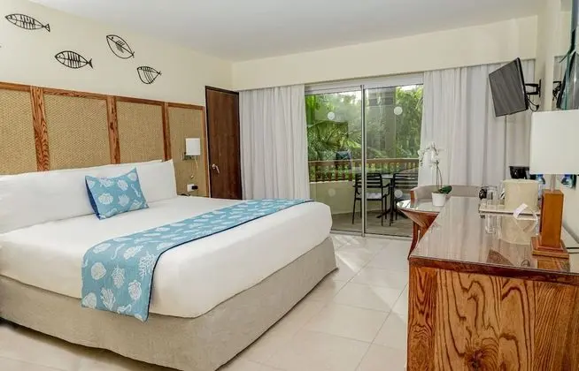 Tropical View (1 Adult)