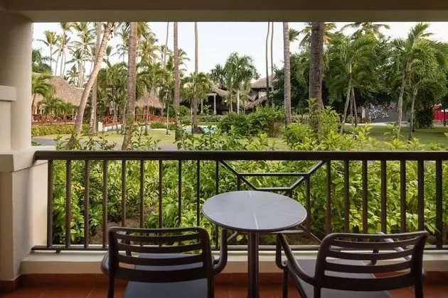 Tropical View (1 Adult)