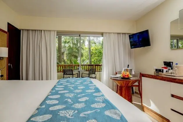 Tropical View (1 Adult)