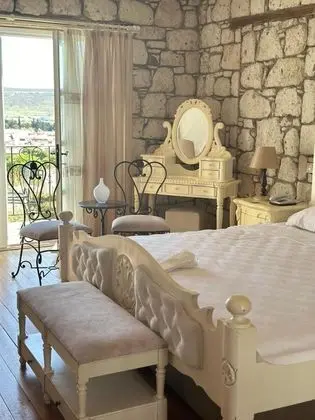 Deluxe Oda, Havuz Manzaralı, Balkonlu