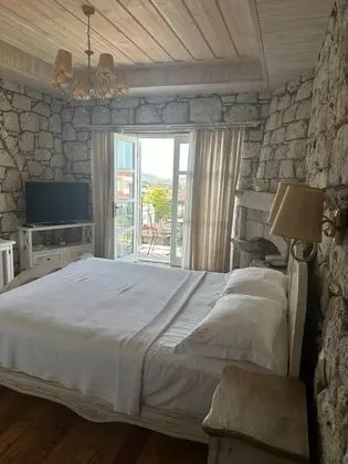 Standart Oda, Havuz Manzaralı, Balkonlu