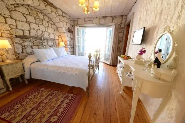 Standart Oda, Havuz Manzaralı, Balkonlu