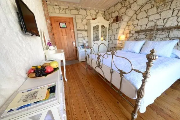 Standart Oda, Havuz Manzaralı, Balkonlu