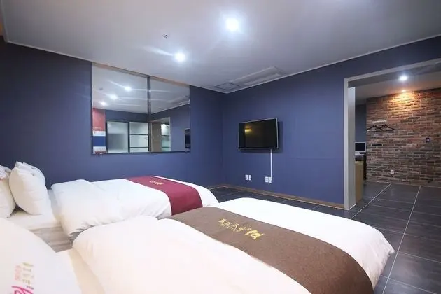 Oda (Deluxe rooms (youTube & Net Netflix v)