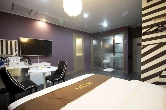 Oda (Deluxe rooms (youTube & Net Netflix v)