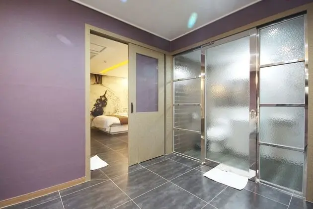 Oda (Deluxe rooms (youTube & Net Netflix v)