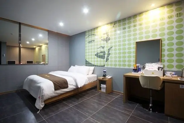 Oda (Semi-special room (YouTube & Net Netf)