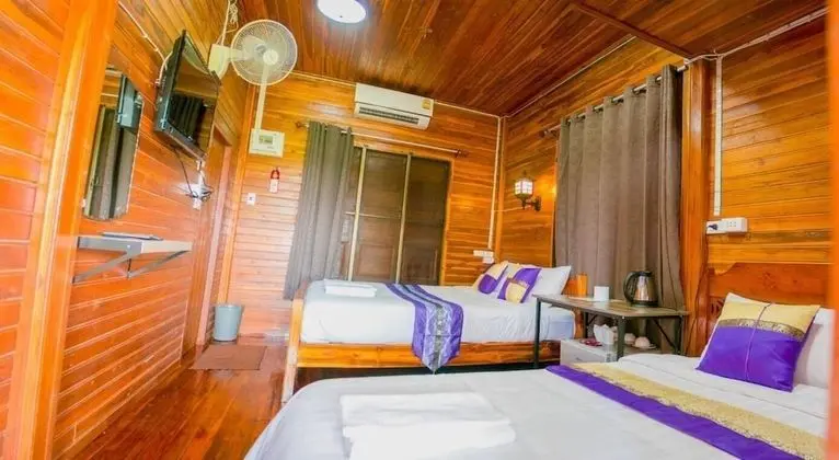 Deluxe Bungalow (1)