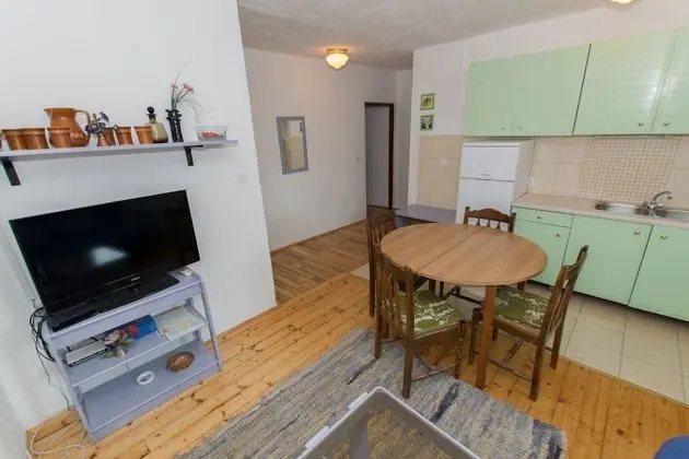 Apart Daire (Ina - with terrace - A3(4+1))