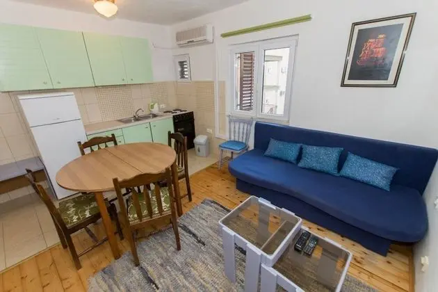 Apart Daire (Ina - with terrace - A3(4+1))