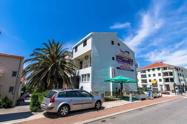 Apart Daire (Ina - with terrace - A3(4+1))