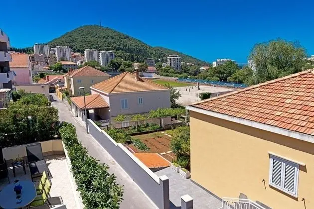 Apart Daire (Ina2 - modern and cosy - A2(4))