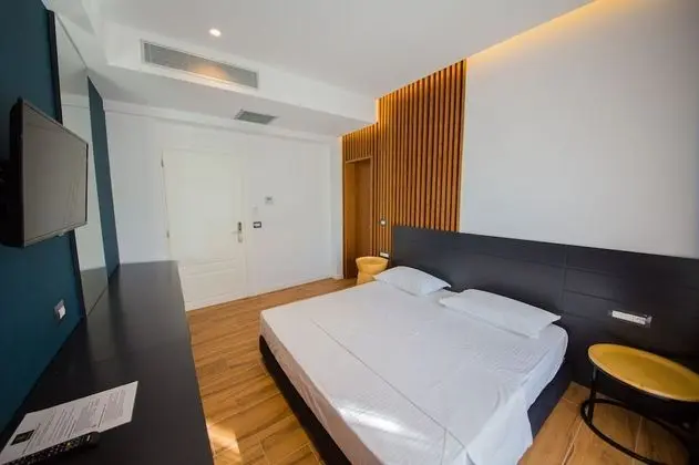 Tek Büyük Yataklı Oda, Balkon