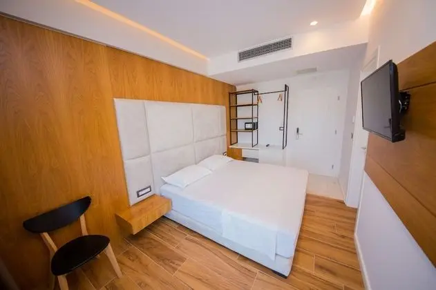 Tek Büyük Yataklı Oda, Balkon