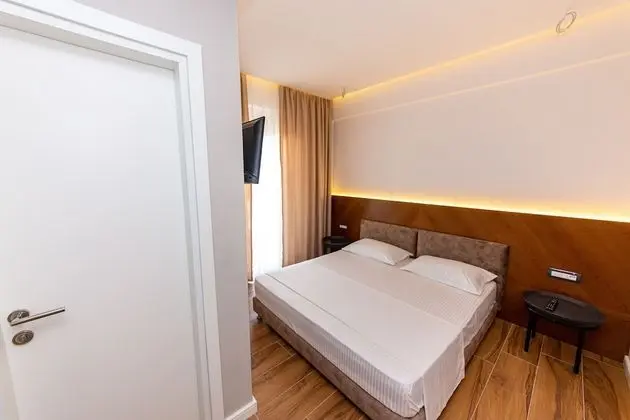Tek Büyük Yataklı Oda, Balkon