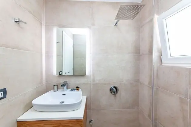 Tek Büyük Yataklı Oda, Balkon