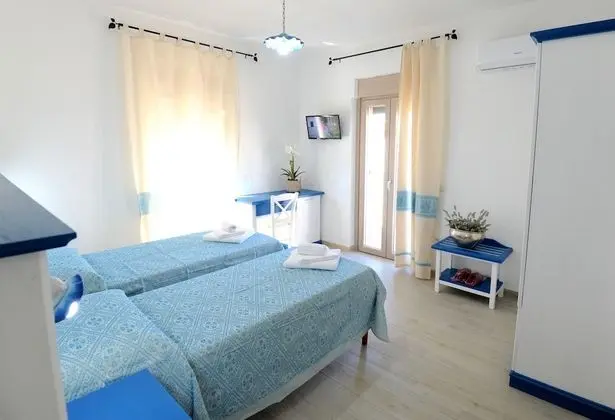 Comfort Tek Büyük veya İki Ayrı Yataklı Oda (3)