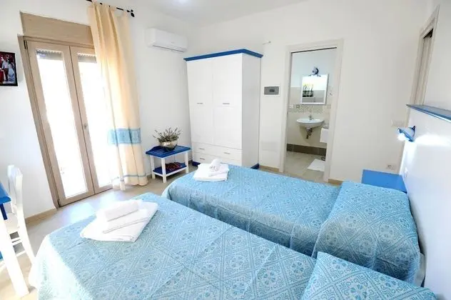 Comfort Tek Büyük veya İki Ayrı Yataklı Oda (3)