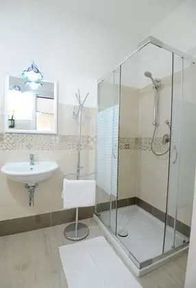 Comfort Tek Büyük veya İki Ayrı Yataklı Oda (4)