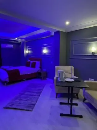 Comfort Tek Büyük Yataklı Oda