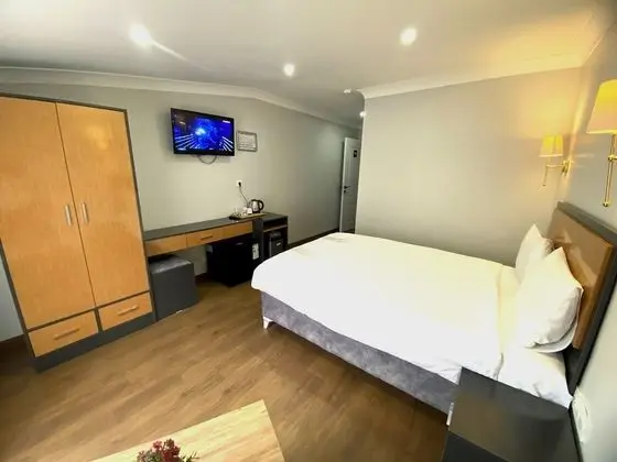 Comfort Tek Büyük Yataklı Oda