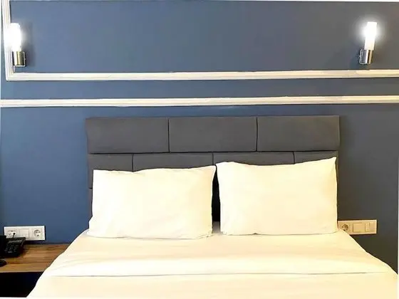 Premium Tek Büyük Yataklı Oda