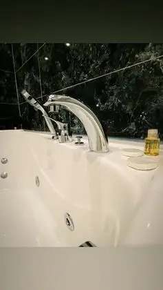 Premium Tek Büyük Yataklı Oda