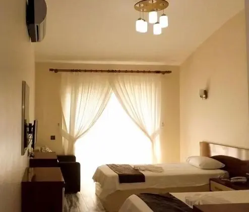 Standart Oda, Kara Manzaralı