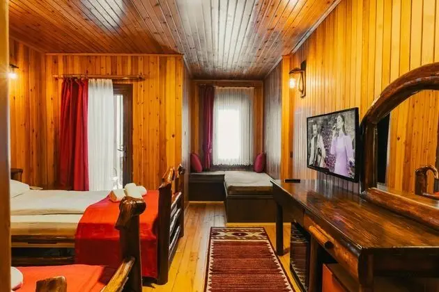 Standard Tek Büyük veya İki Ayrı Yataklı Oda