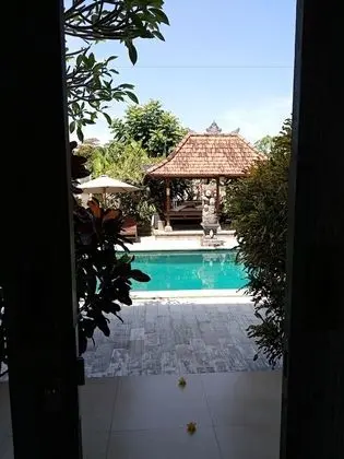 Deluxe Oda, Havuz Manzaralı (Lily/ Jepun)