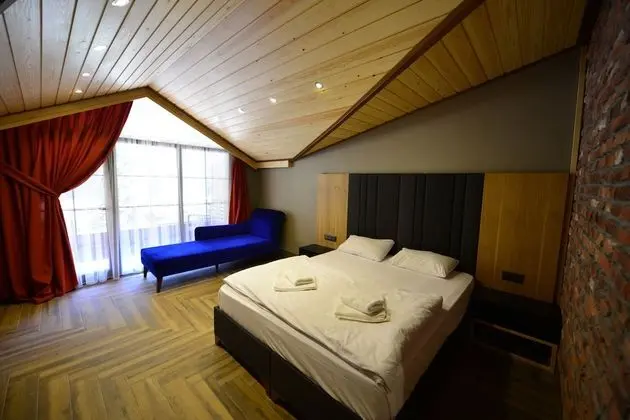 Deluxe Tek Büyük Yataklı Oda