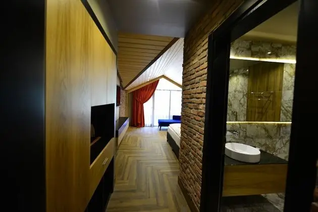 Deluxe Tek Büyük Yataklı Oda