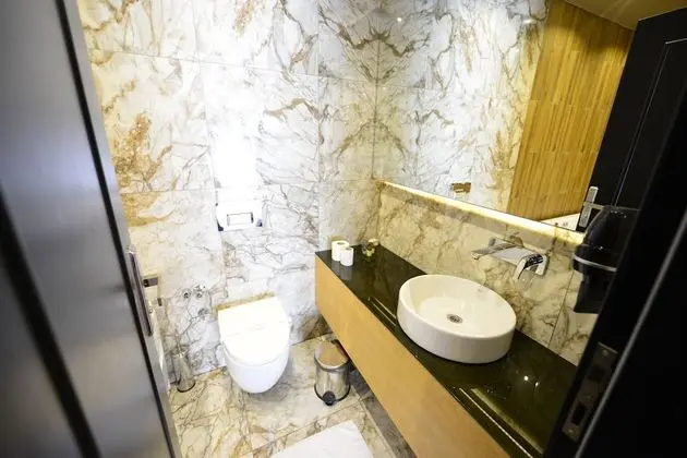 Deluxe Tek Büyük Yataklı Oda