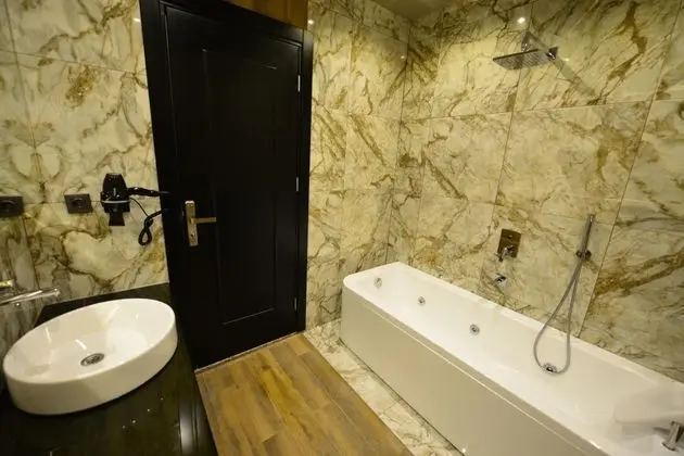 Suite, , Jakuzili