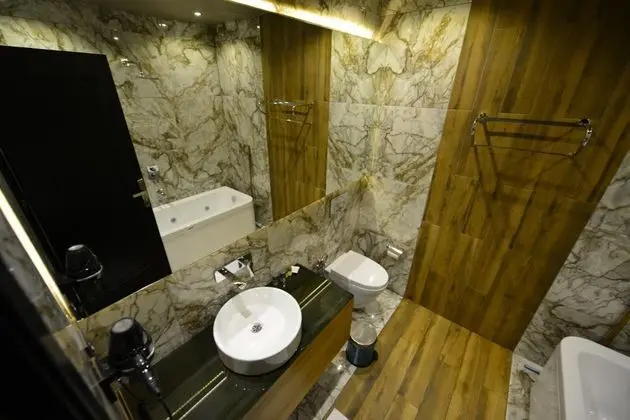 Suite, , Jakuzili