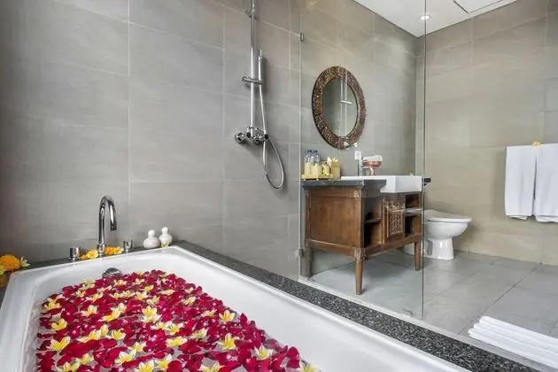 Grand Tek Büyük Yataklı Oda