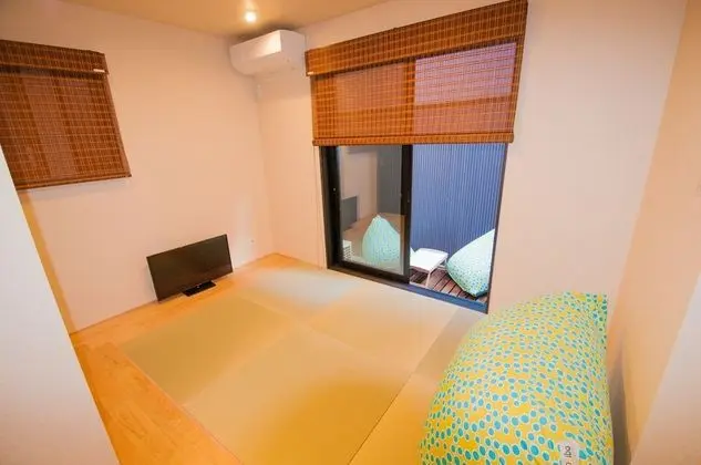 Üç Kişilik Oda (with Terrace)