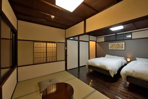 Traditional Ev (Gou)