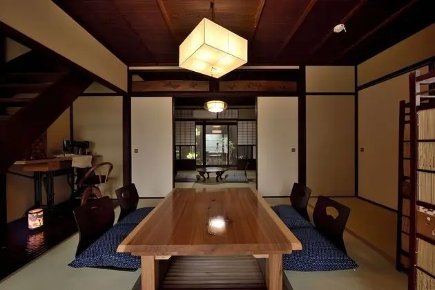 Traditional Ev (Gou)