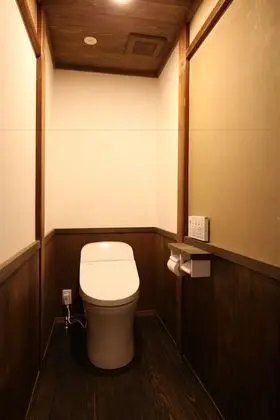 Basic Üç Kişilik Oda, Ortak Banyo