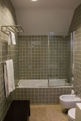 Standard Tek Büyük veya İki Ayrı Yataklı Oda (Single Use)