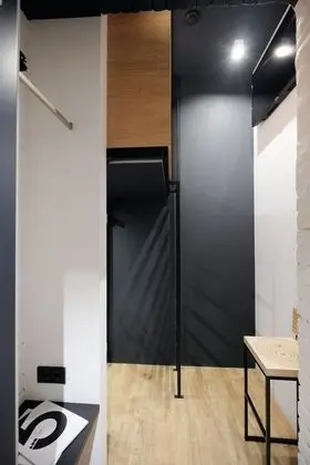Tek Kişilik Oda, Ortak Banyo (MonoBox)