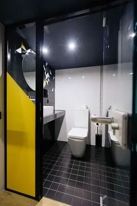 Tek Kişilik Oda, Ortak Banyo (MonoBox)