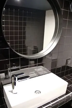 Tek Kişilik Oda, Ortak Banyo (MonoBox)