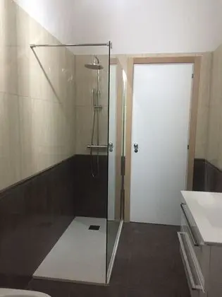 Üç Kişilik Oda, Banyolu/Duşlu