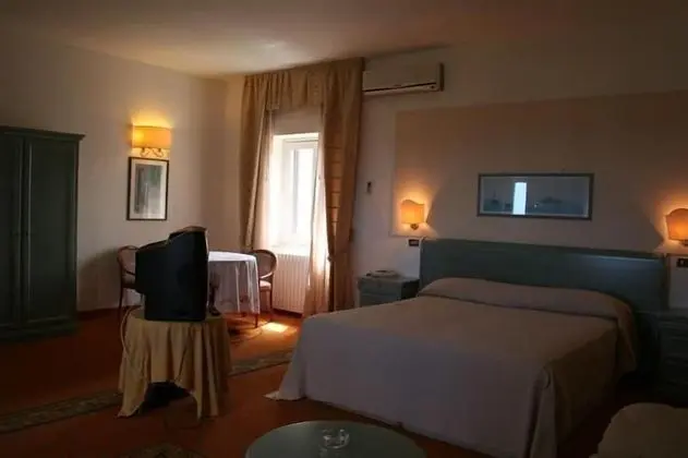 Standard Dört Kişilik Oda, Deniz Manzaralı