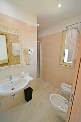 Standard Tek Büyük veya İki Ayrı Yataklı Oda, Deniz Manzaralı